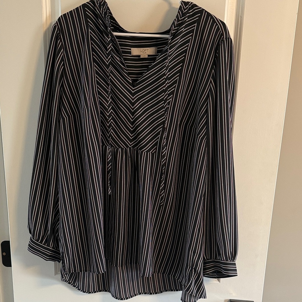 LOFT Black and White Chevron Stripe Blouse - Size 22 Plus